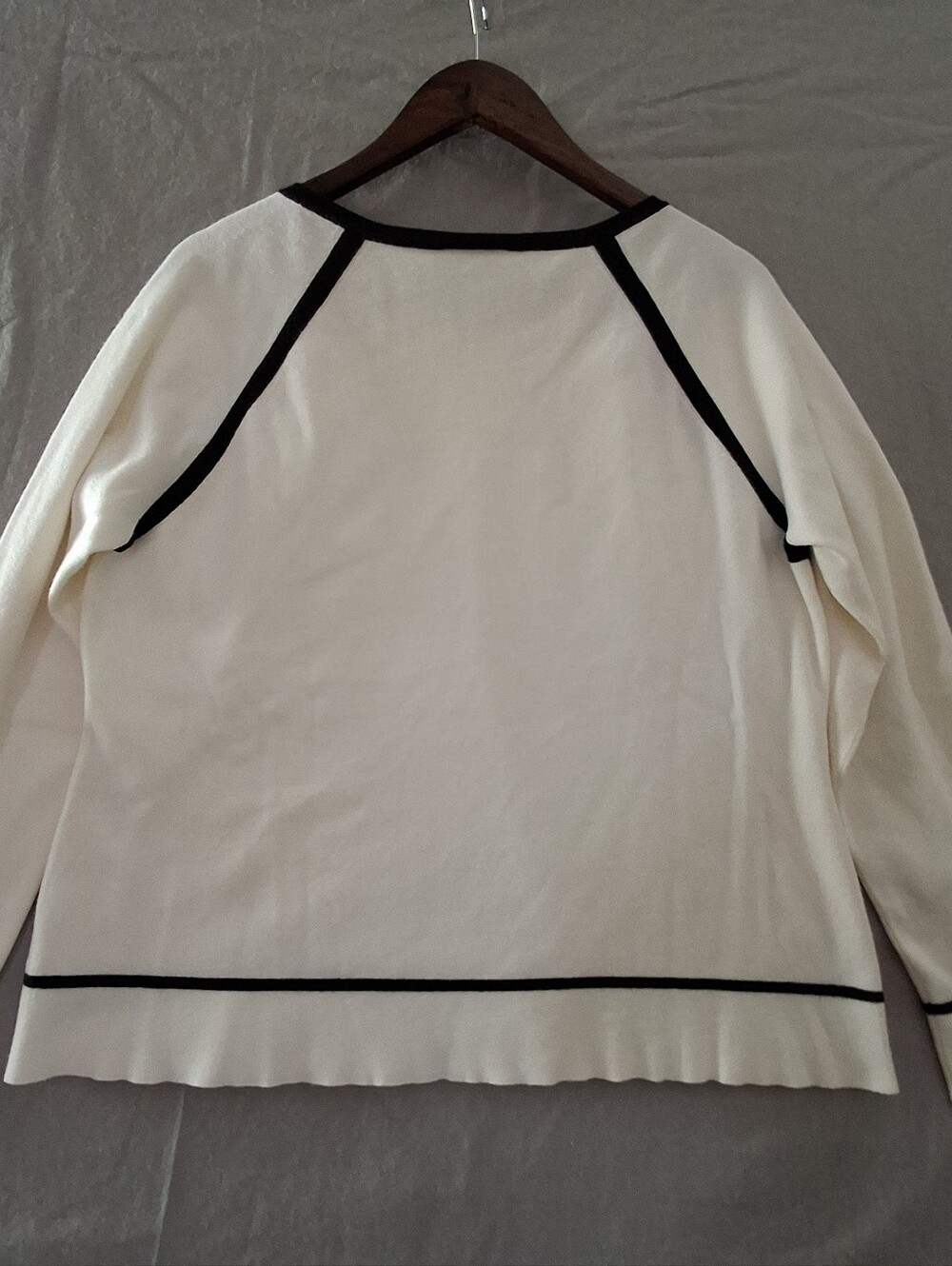 Ann Taylor LOFT Women's Ivory And Black Knit Sweater Size XL Raglan Sleeve - Picture 4 of 8
